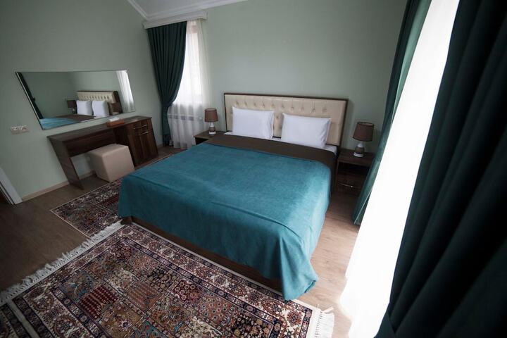 Room 7 of 63