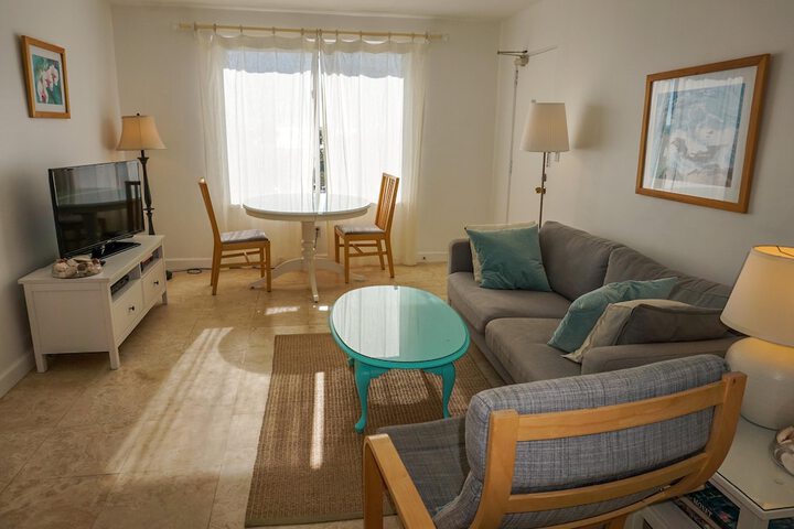 Room 214 of 325