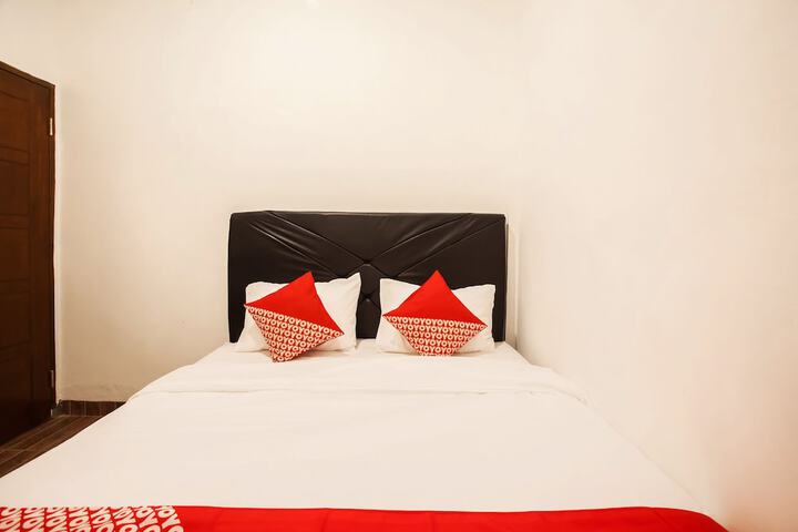 Room 13 of 23