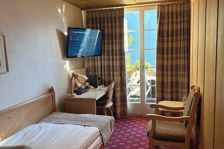 Room 40 of 65