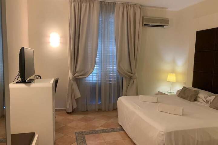 Room 34 of 61