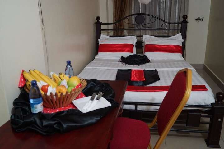 Room 3 of 48