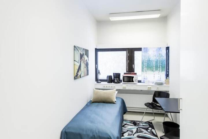 Room 11 of 33