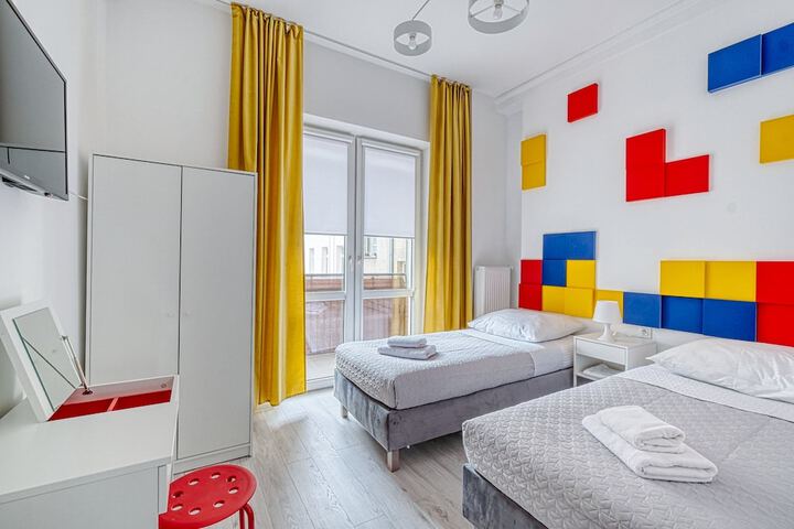 Room 17 of 36