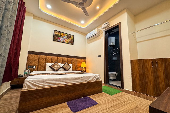 Room 12 of 43