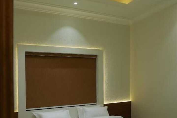 Room 5 of 19