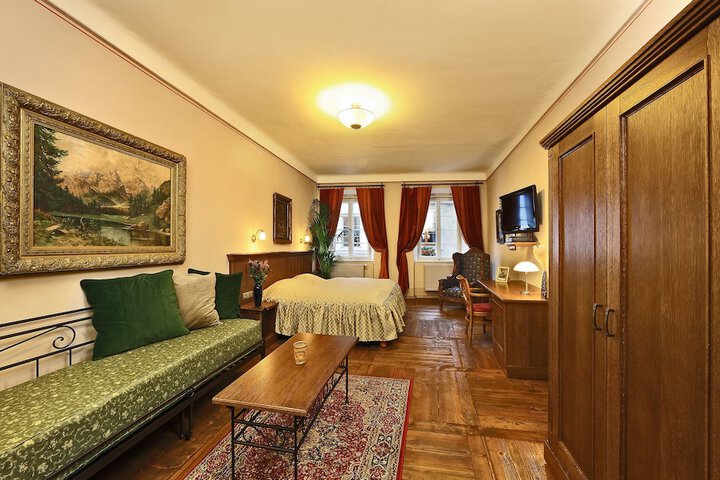 Room 19 of 39