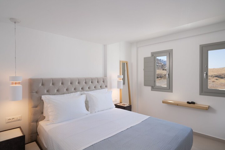 Room 2 of 86