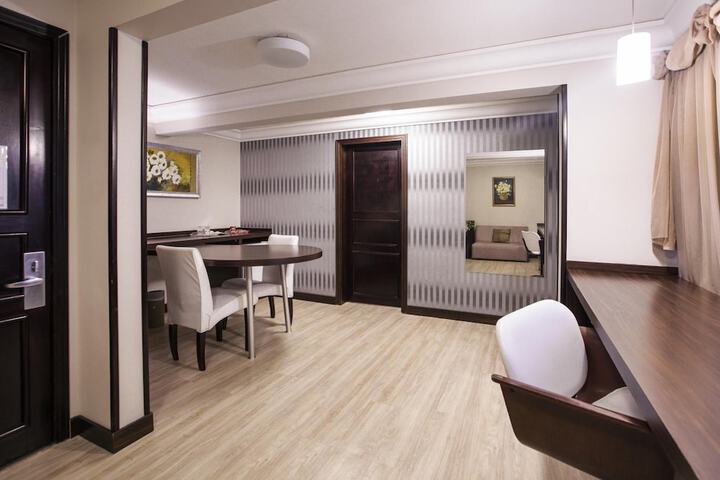 Room 27 of 56