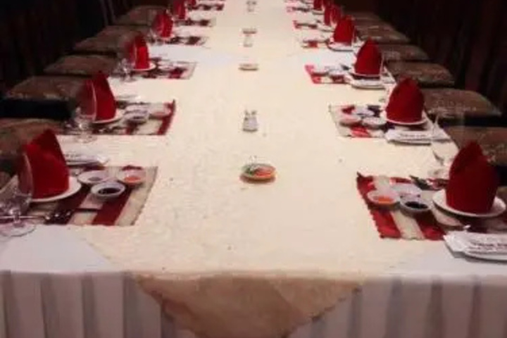 Dining 18 of 19