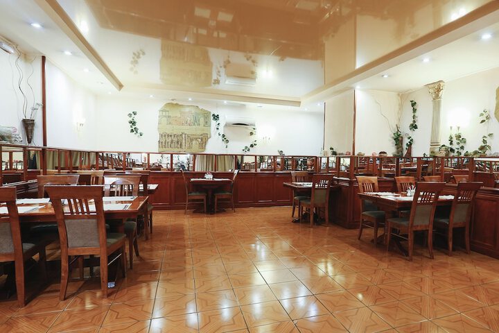 Dining 84 of 88