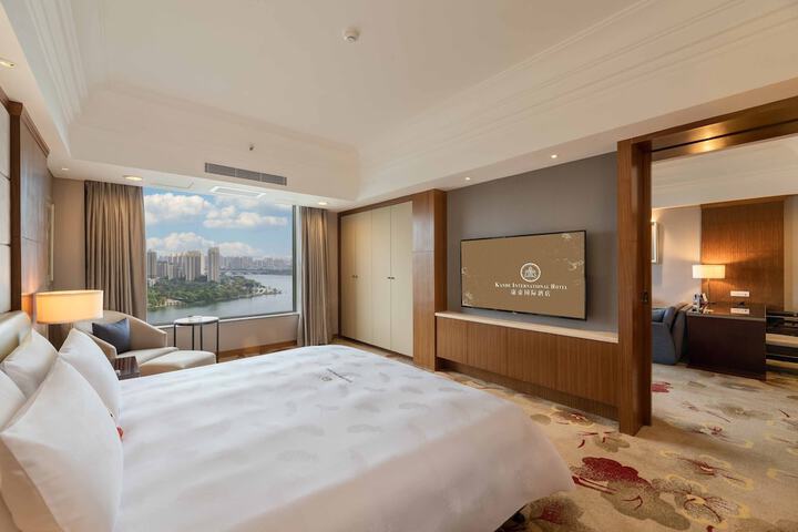 Room 9 of 34