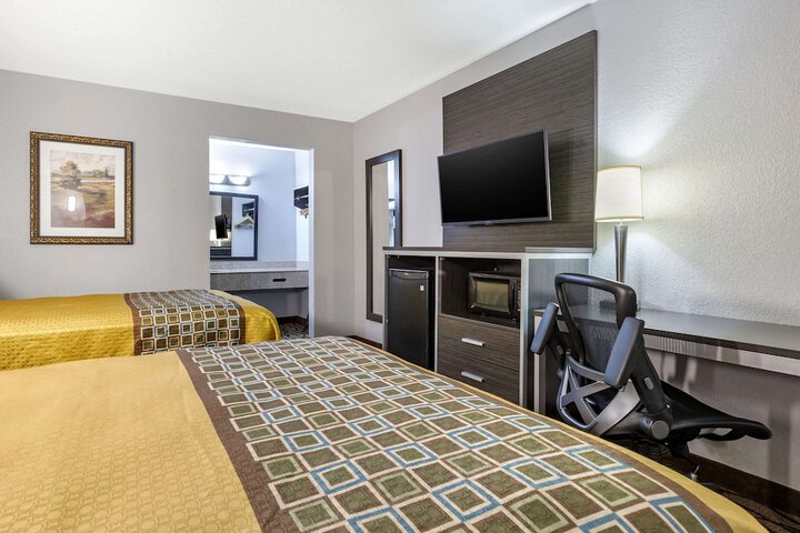 2 Double Beds (6 of 7)