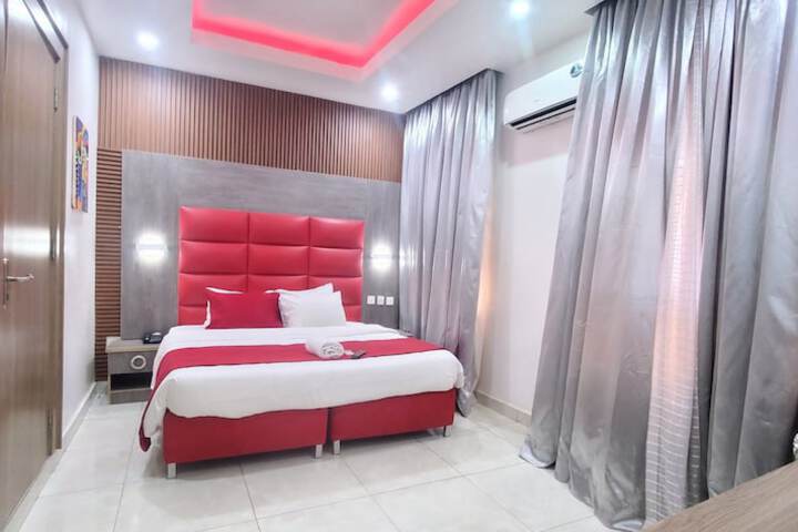 Room 32 of 79