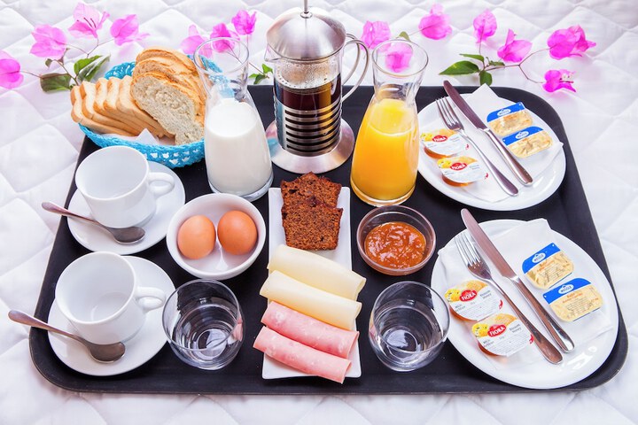 Breakfast/Coffee Service 24 of 43