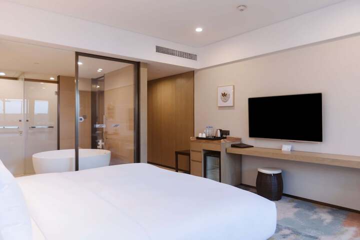 Room 7 of 131