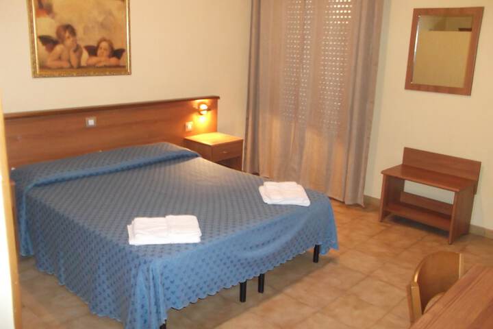 Room 10 of 73