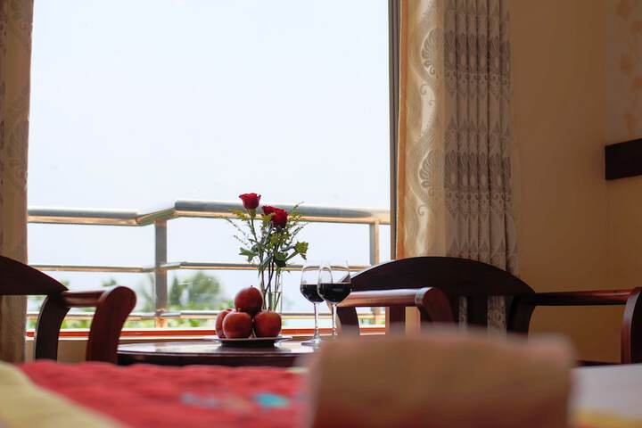 Room 25 of 94
