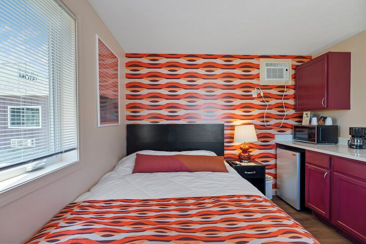 Room 3 of 53