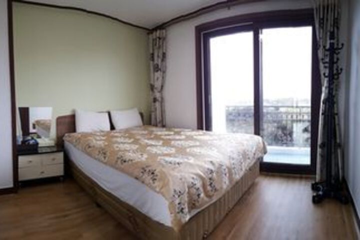 Room 17 of 39