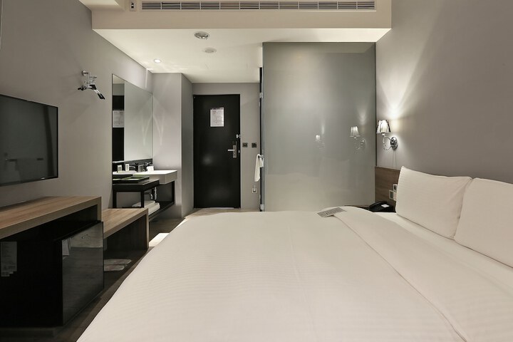 Room 7 of 53
