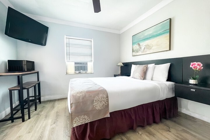 Room 3 of 25