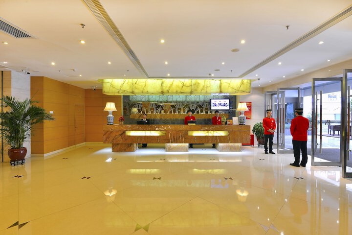Entrance & Lobby