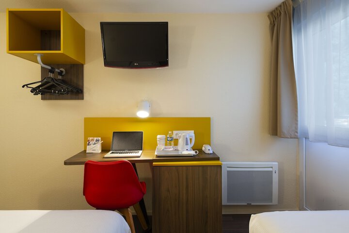 Room 16 of 50