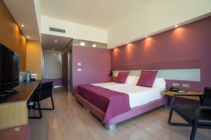 Room 4 of 49