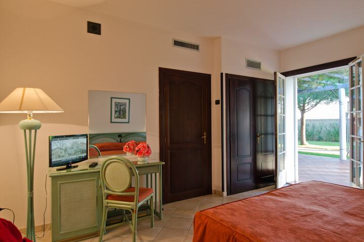 Room 5 of 52