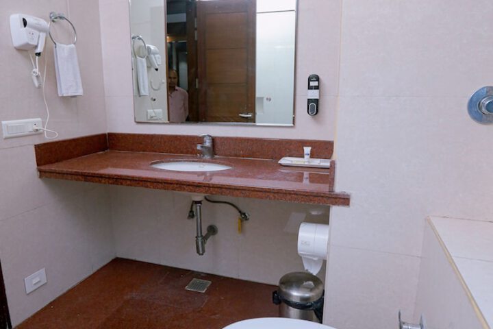 Room 209 of 288