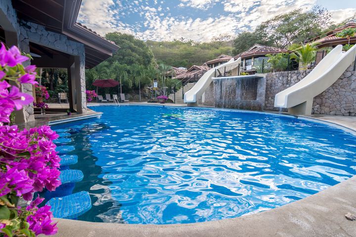 Pool 23 of 39