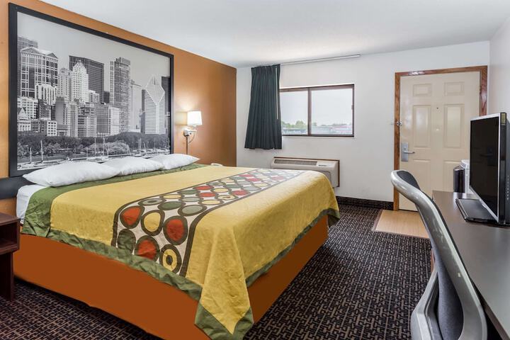 1 King Bed (13 of 17)