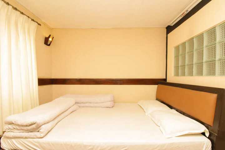 Room 5 of 13
