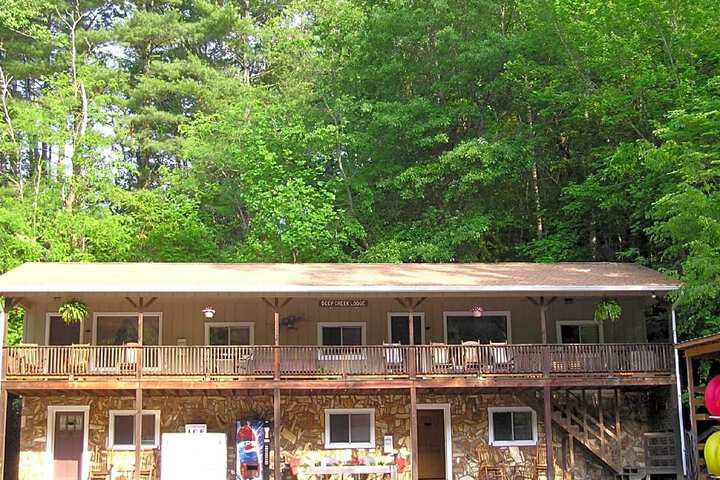 Deep Creek Lodge