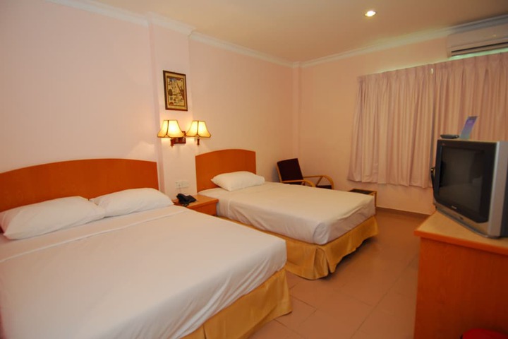 Room 3 of 7