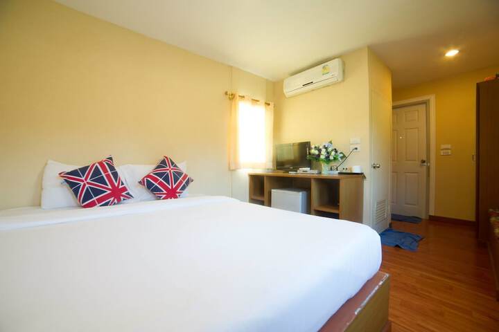 Room 10 of 24