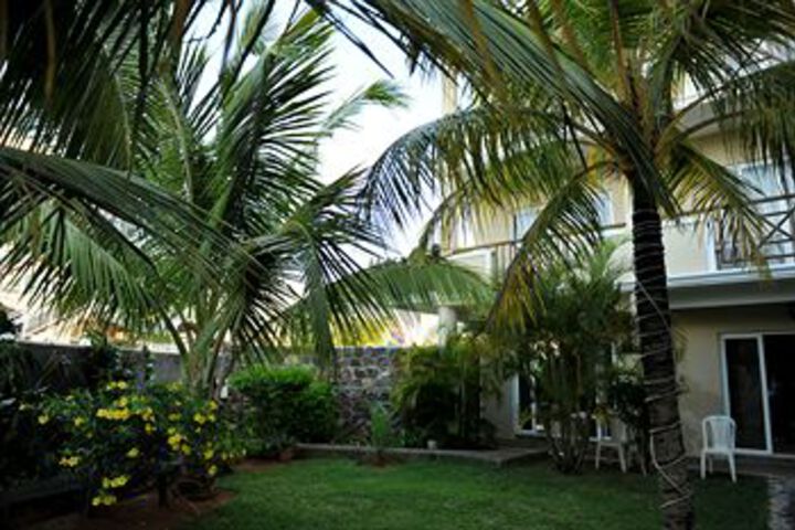 Hotel Exterior 12 of 34
