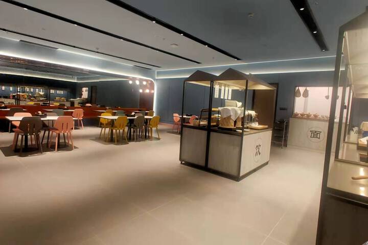 HanTing Hotel (Shenzhen Baoan International Exhibition Center)