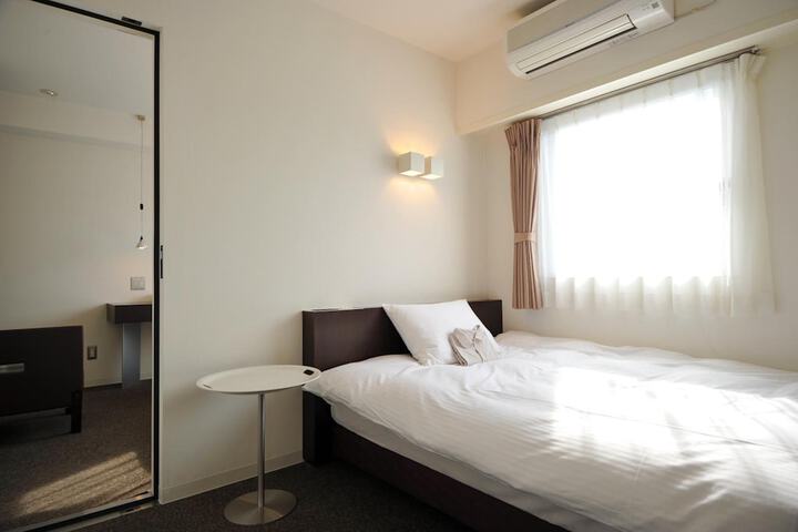 Room 15 of 52