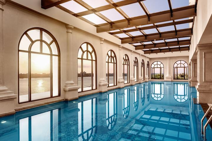 Pool Hotel