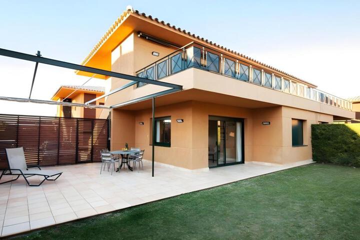 Torremirona Relais Hotel Golf and Spa
