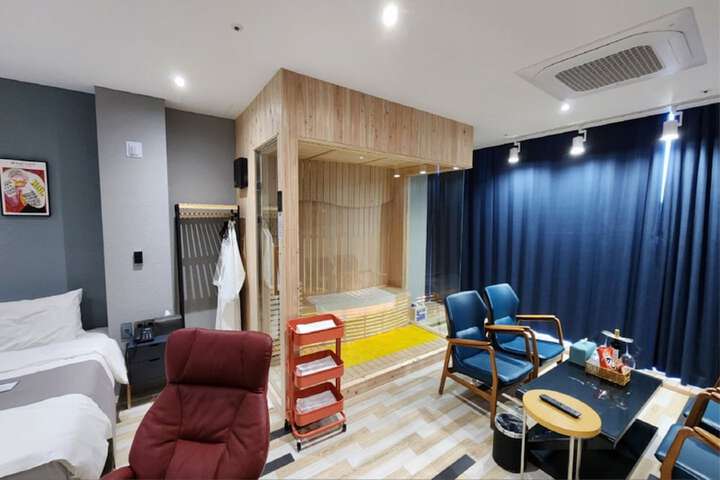Room 116 of 184