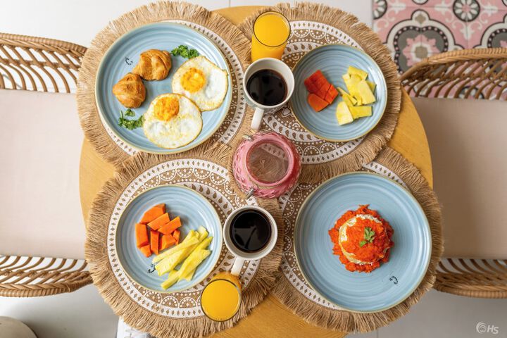 Breakfast/Coffee Service 31 of 36