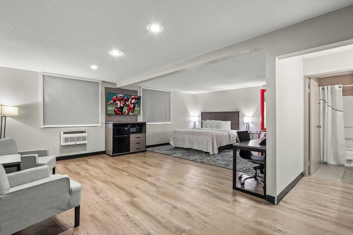 Room 8 of 36