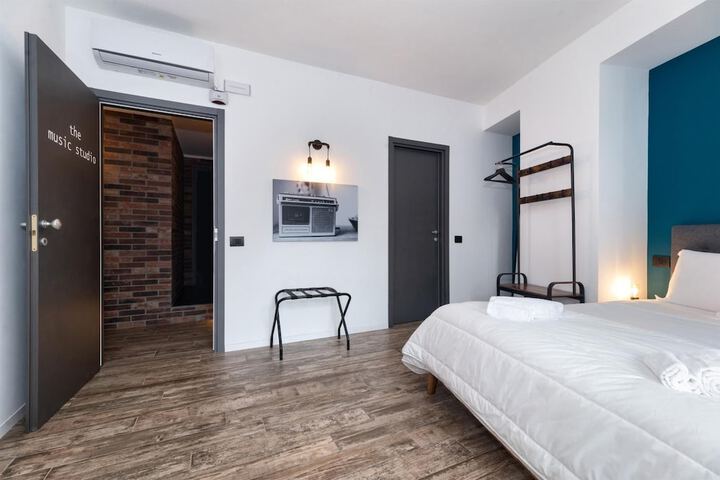 Room 22 of 48