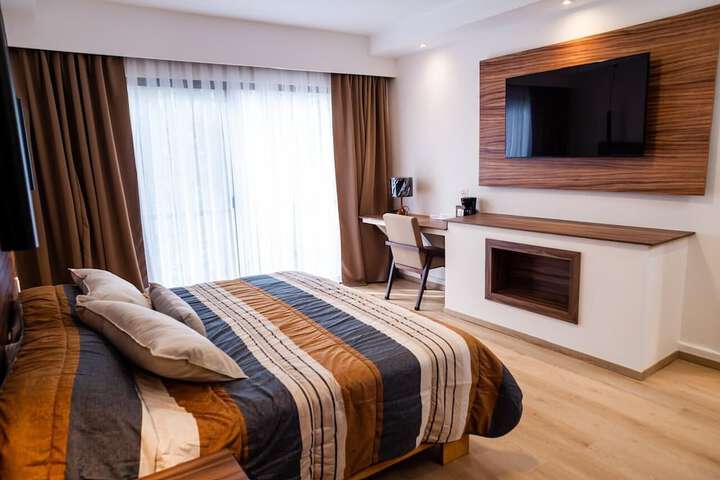 Room 2 of 13