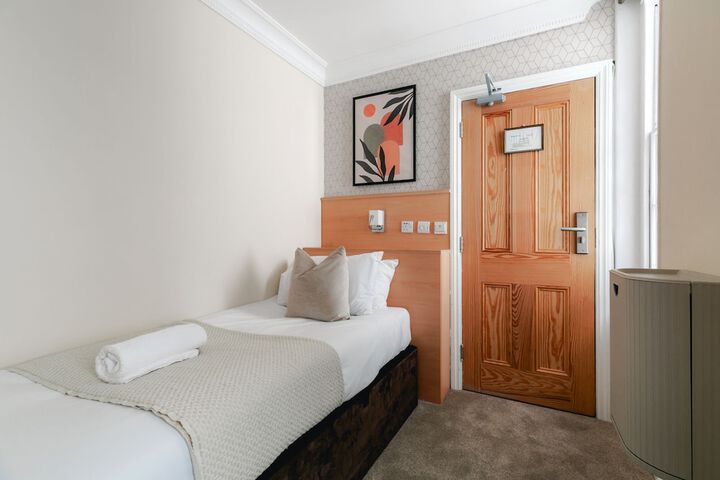 Room 100 of 110