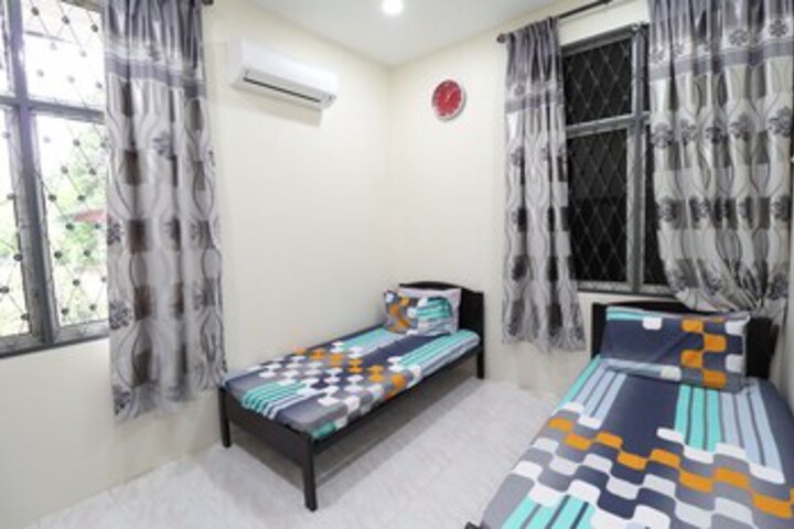 Room 12 of 23