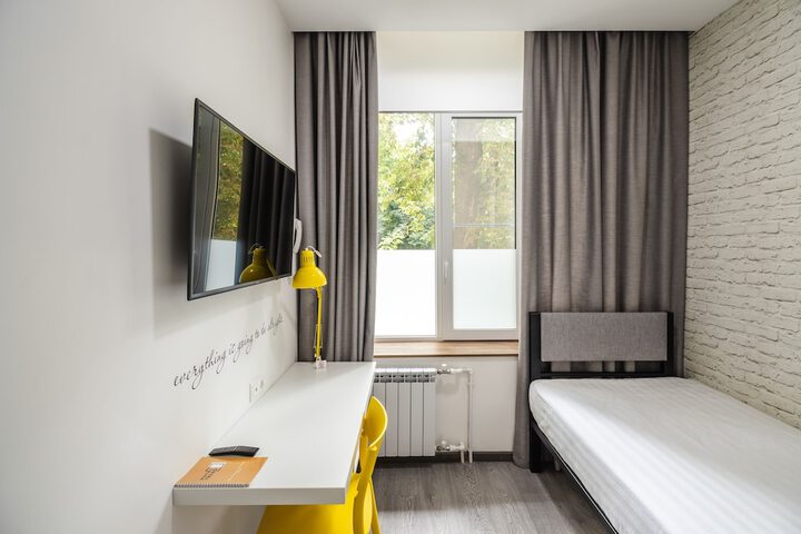 Room 10 of 50